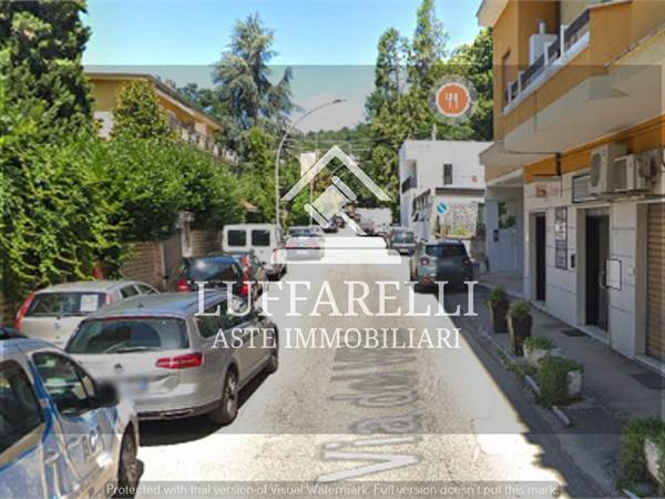 Commercial Premises / Showrooms for sale in Fiuggi