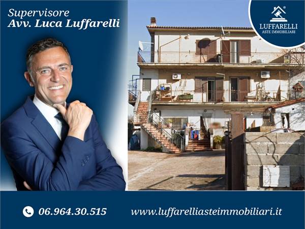 Warehouse for sale in Roma