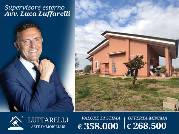 Villa for sale in Lanuvio
