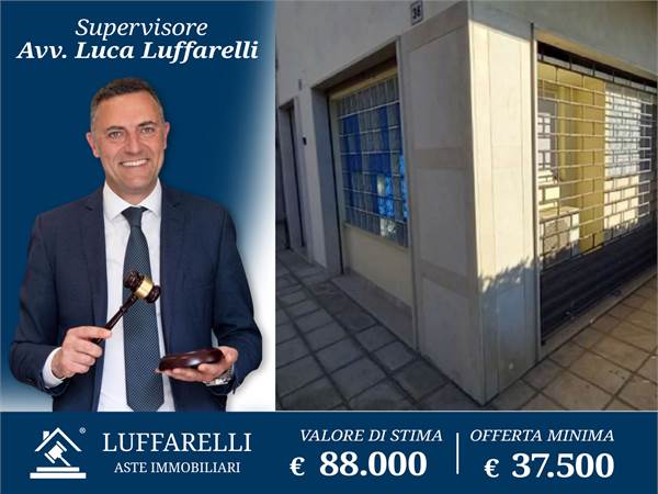 Commercial Premises / Showrooms for sale in Velletri