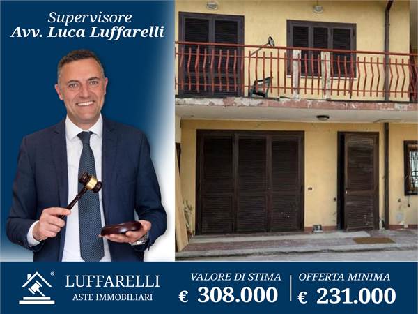 Villa for sale in Lanuvio