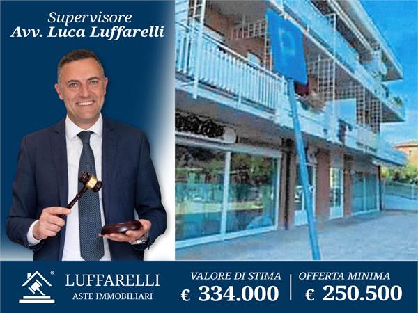 Commercial Premises / Showrooms for sale in Perugia