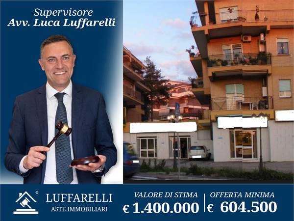 Commercial Premises / Showrooms for sale in Albano Laziale